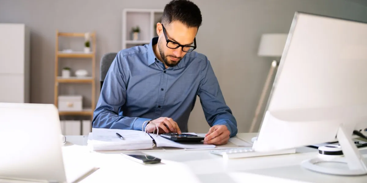 When Do Small Businesses in Canada Need Bookkeeping and Accounting Services?