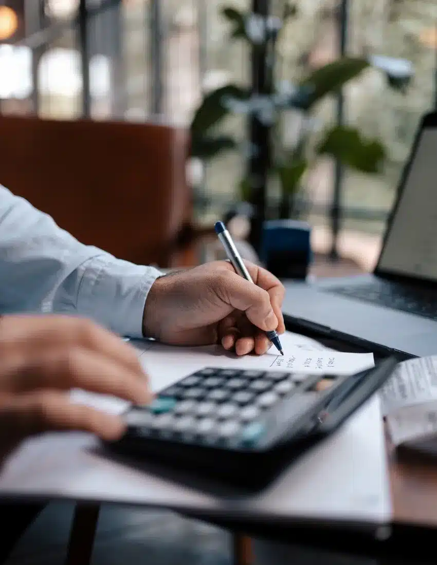 Experienced Filing Taxes accountant helping a Toronto client with personal tax preparation